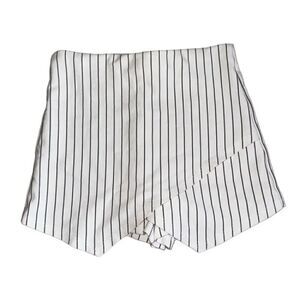 ❤️‍🔥Owl Fish Juniors Pin Striped White Mini Skort - Size Small Fits like XS